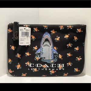 COACH Sharky Pouch (style 25618)